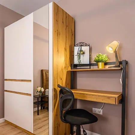1bdr Near Schei Gate