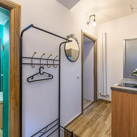 1bdr Near Schei Gate